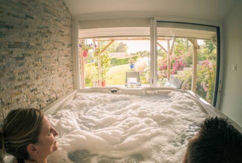 Spa privatif et chambre d'hôtes